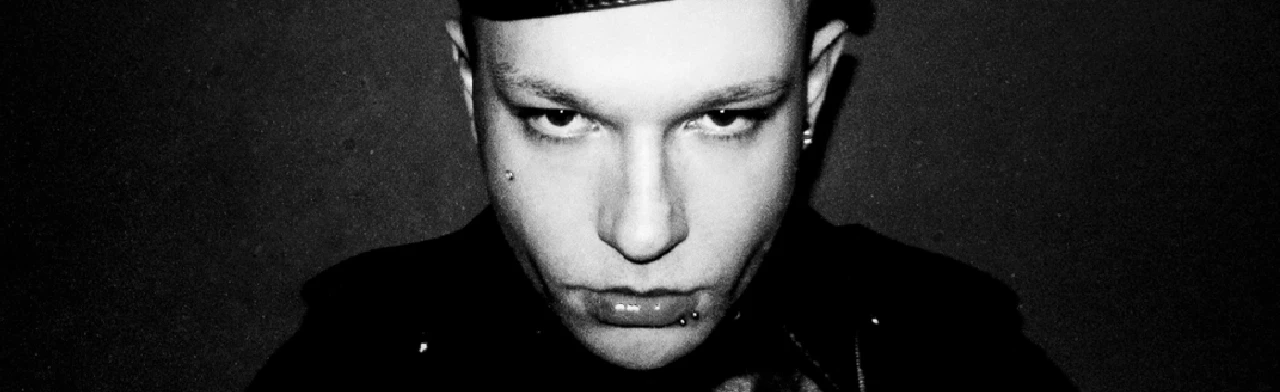 Постер Huzzy B в Екатеринбурге