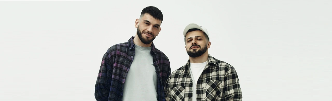 Постер Jakone и A V G в Геленджике