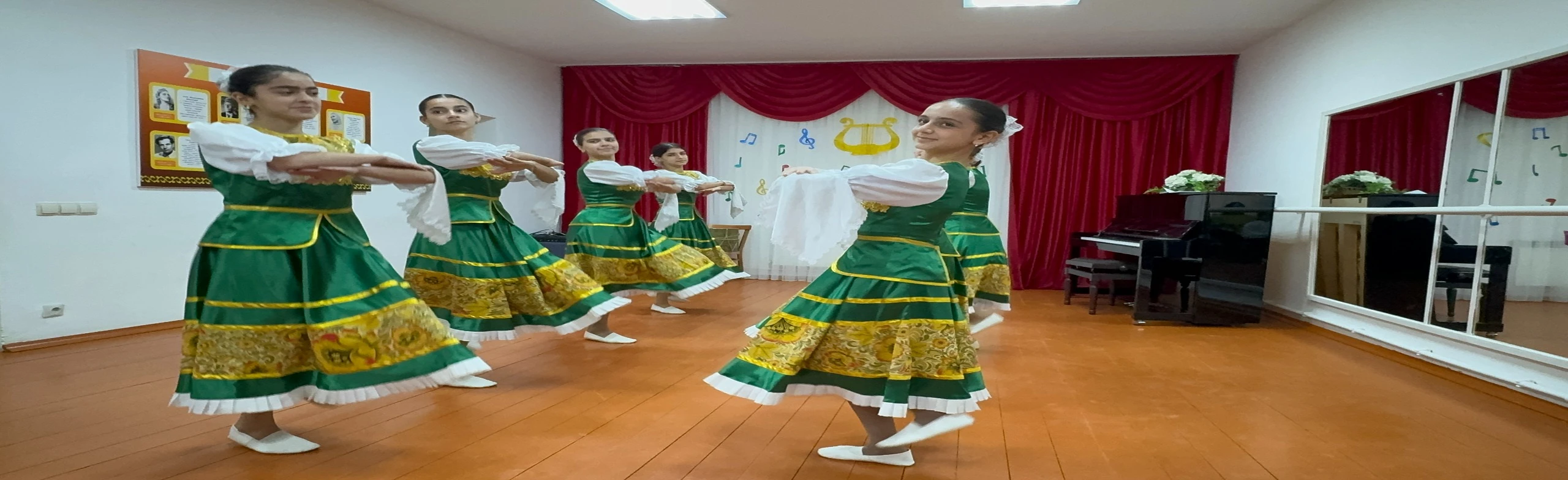 Постер Россия - Родина моя в Махачкале