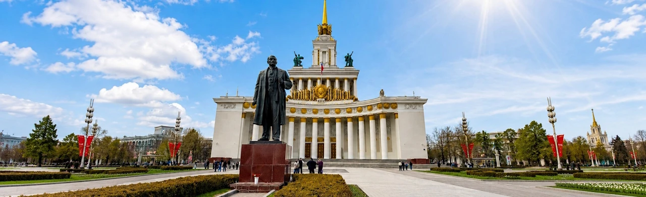 Постер ВДНХ. Советское наследие - самостоятельный квест в мессенджере в Москве