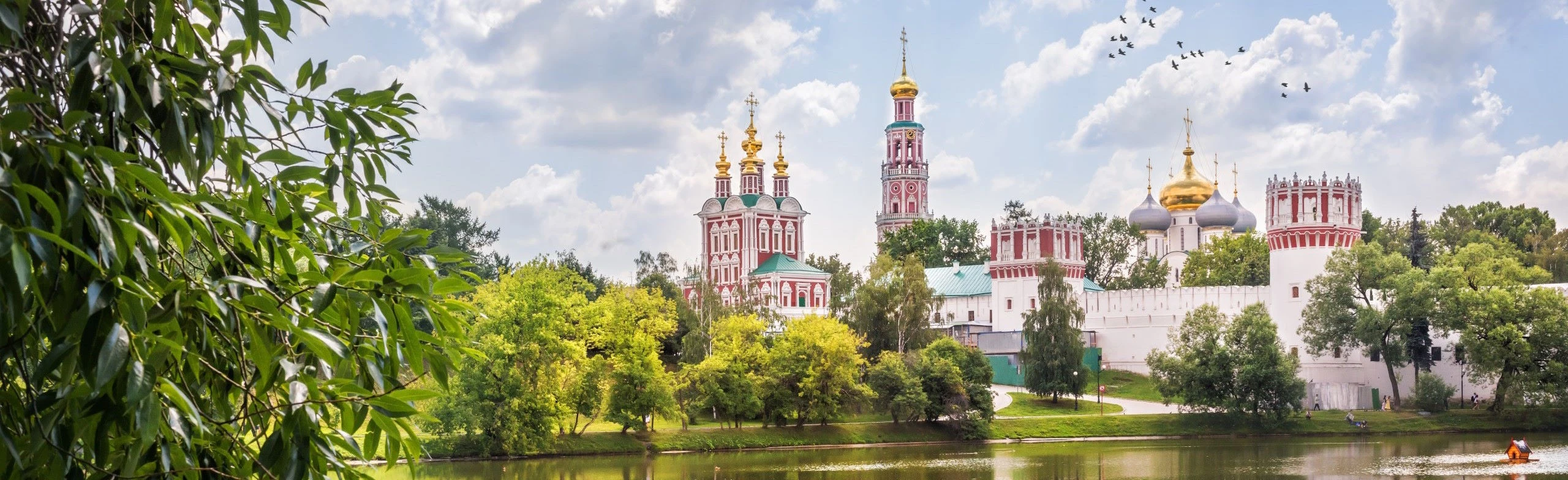 Постер Новодевичий некрополь с рассказом о монастыре в Москве