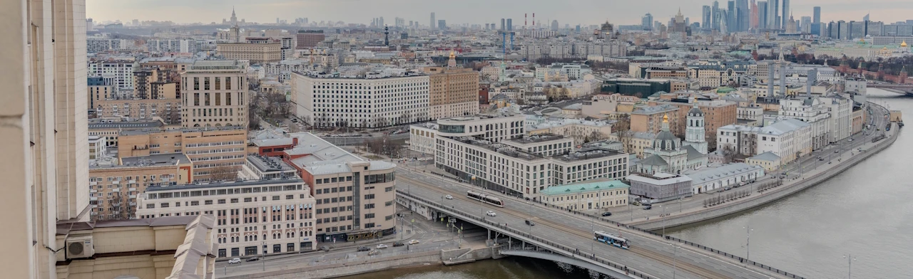 Постер Высотка на Котельнической набережной. Экскурсия с посещением квартиры в центральном подъезде здания в Москве
