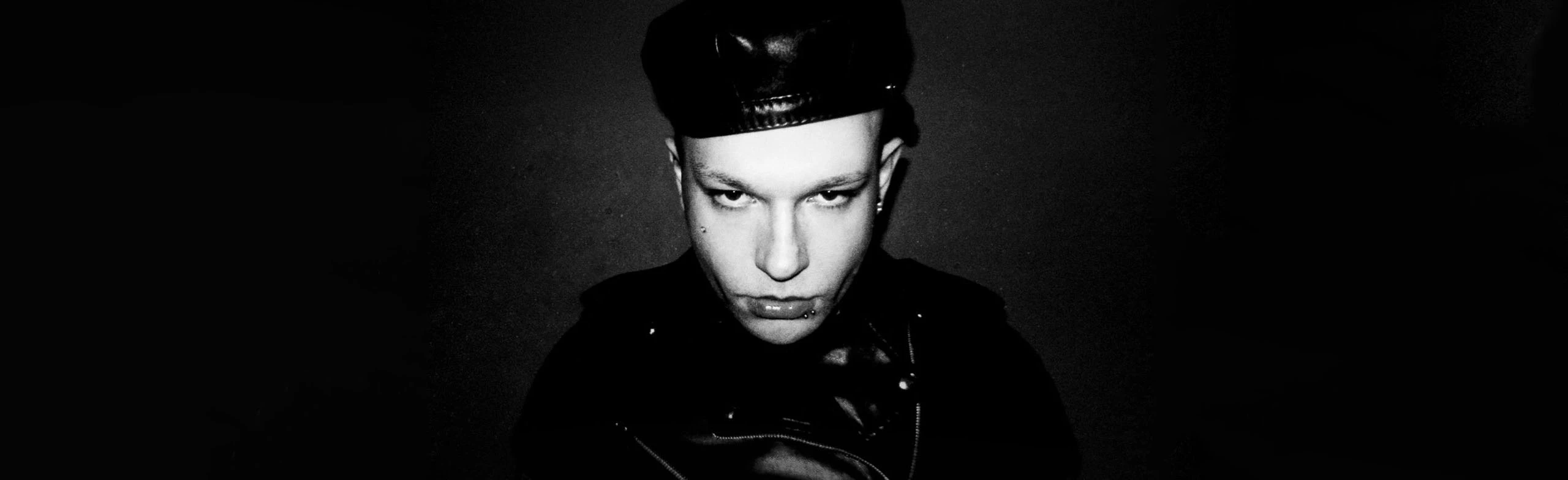 Постер huzzy b в Ростове-на-Дону
