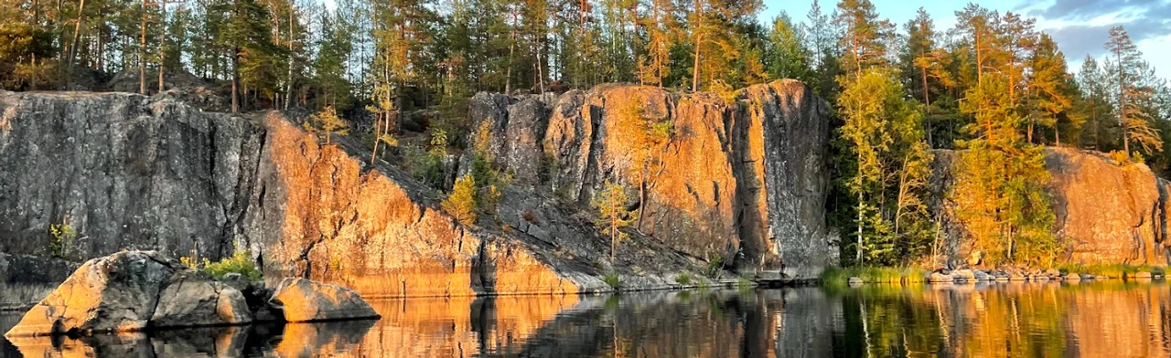 Постер Удивительная Карелия: водопады, хаски, олени, водная прогулка по Ладожским шхерам на ладье, посещение рыбной фермы. в Санкт-Петербурге