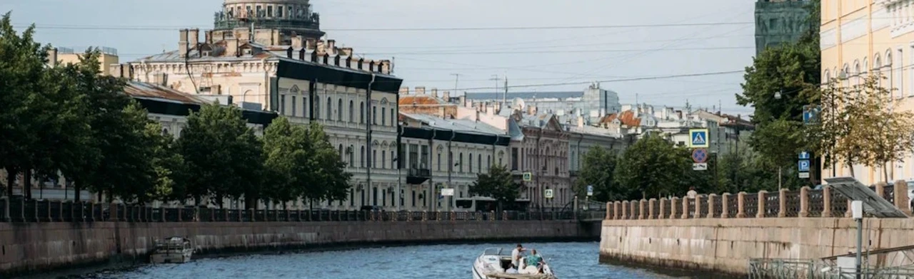 Постер Реки и каналы - обзорная водная прогулка по Санкт-Петербургу в Санкт-Петербурге