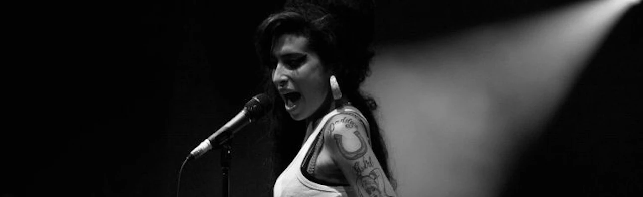 Постер Космический джаз: Amy Winehouse в Санкт-Петербурге