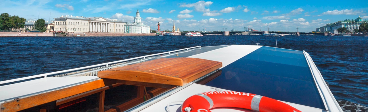 Постер Водные экскурсии по Неве в Санкт-Петербурге в Санкт-Петербурге