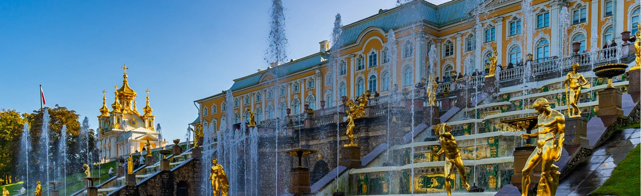 Постер Прогулки на теплоходе в Санкт-Петербурге