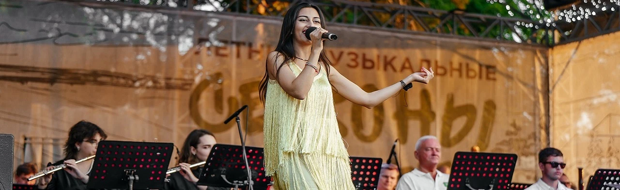 Постер Не жизнь, а кино в Ульяновске