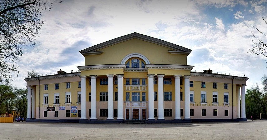 Постер площадки ДК Нефтяник