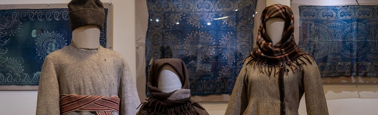 Постер Тепло женской души. Посещение выставки