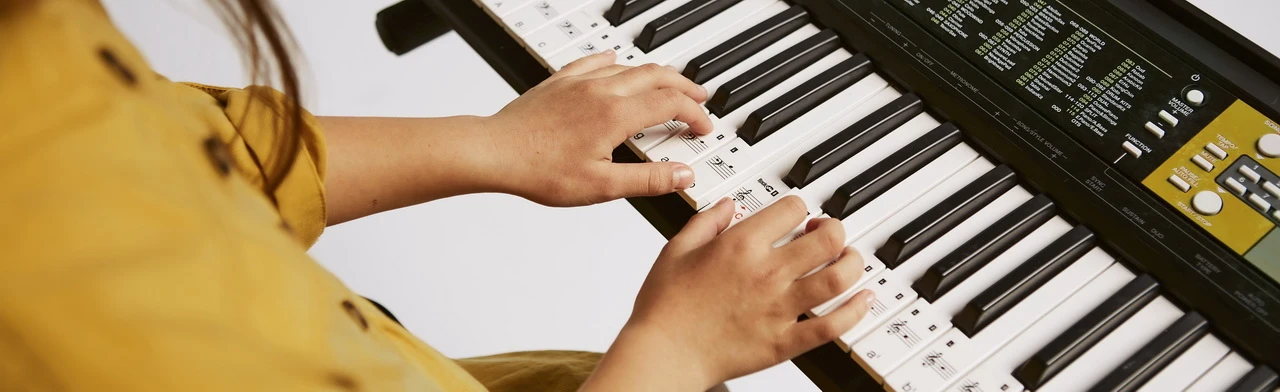 Постер Игра на музыкальных инструментах. Мастер-класс в Чайковском