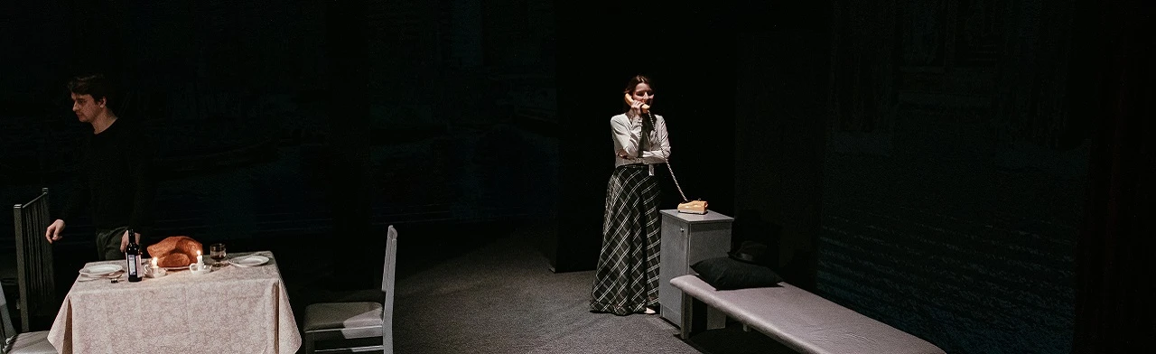 Постер Двое на качелях в Чебоксарах