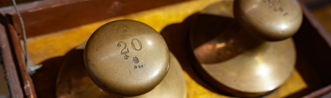 Постер «Наука начинается... с тех пор, как начинают измерять». Экскурсия в Уральский научно-исследовательский институт метрологии (УНИИМ)