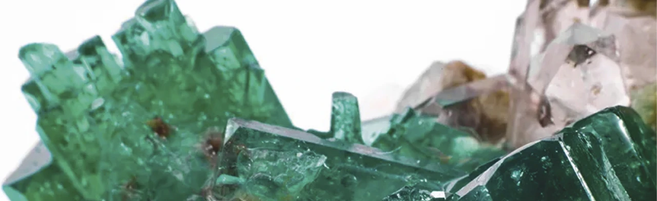 Постер Экспозиция "Изумрудная комната" в Музее истории ювелирного и камнерезного искусства