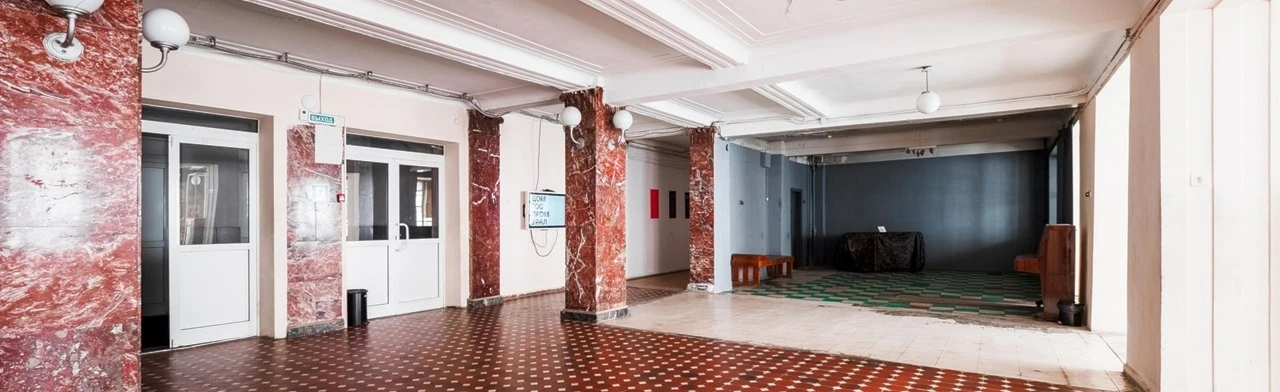 Постер Экспозиции Креативного кластера «Л52» в Екатеринбурге