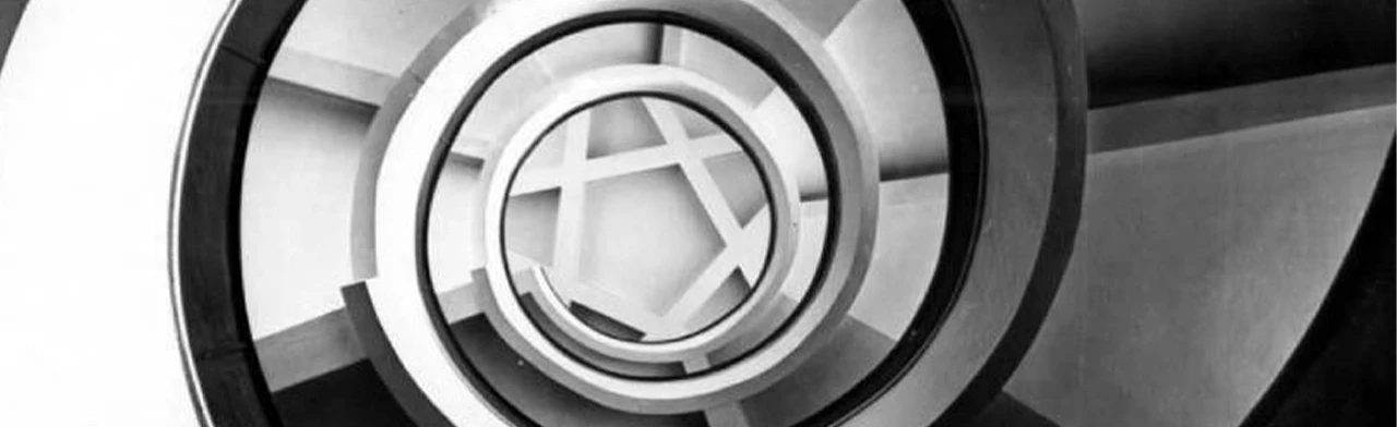 Постер Свет и тени ДК Чекистов. Авторская экскурсия в Екатеринбурге