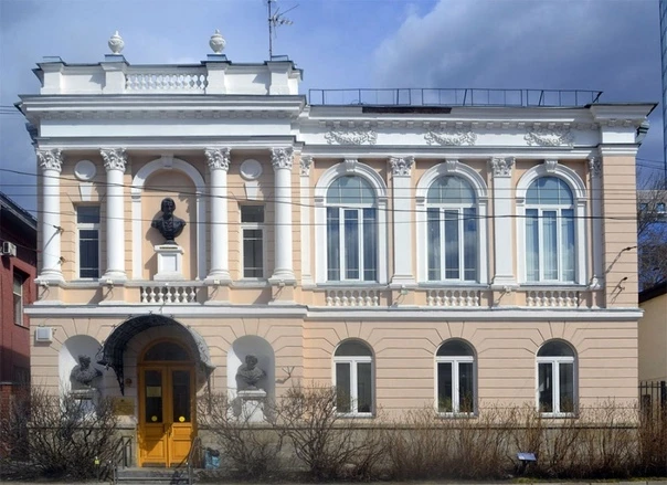 Постер Библиотека для детей и молодежи имени В.П. Крапивина