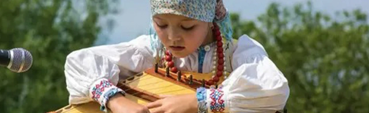 Постер Привет, гусли. Семейный выходной