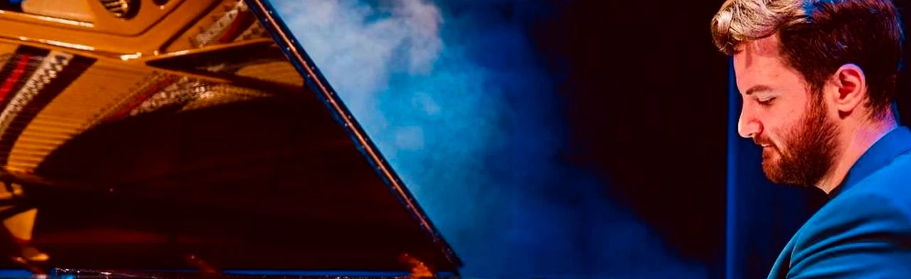 Постер Зимнее волшебство. Фортепианный концерт в Екатеринбурге