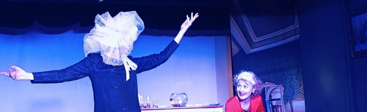 Постер Счастливые дуры в Екатеринбурге