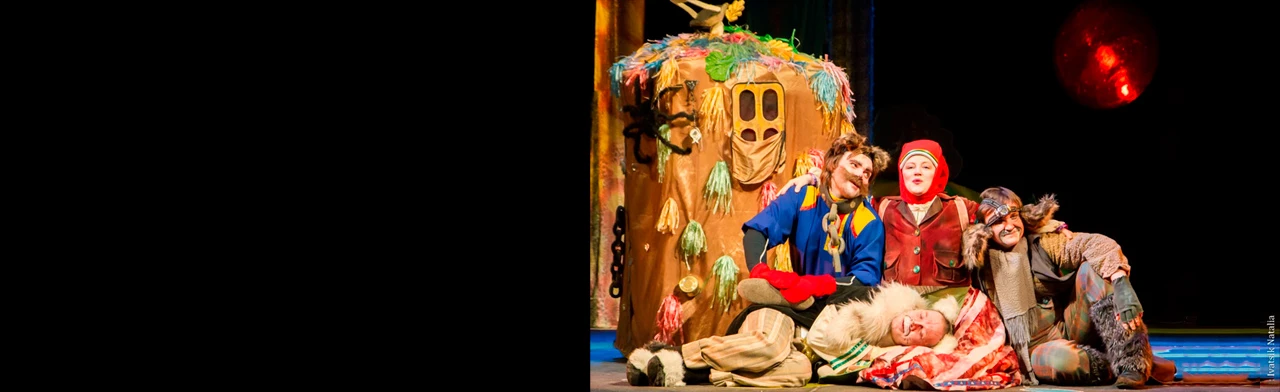 Постер Два клена в Хабаровске