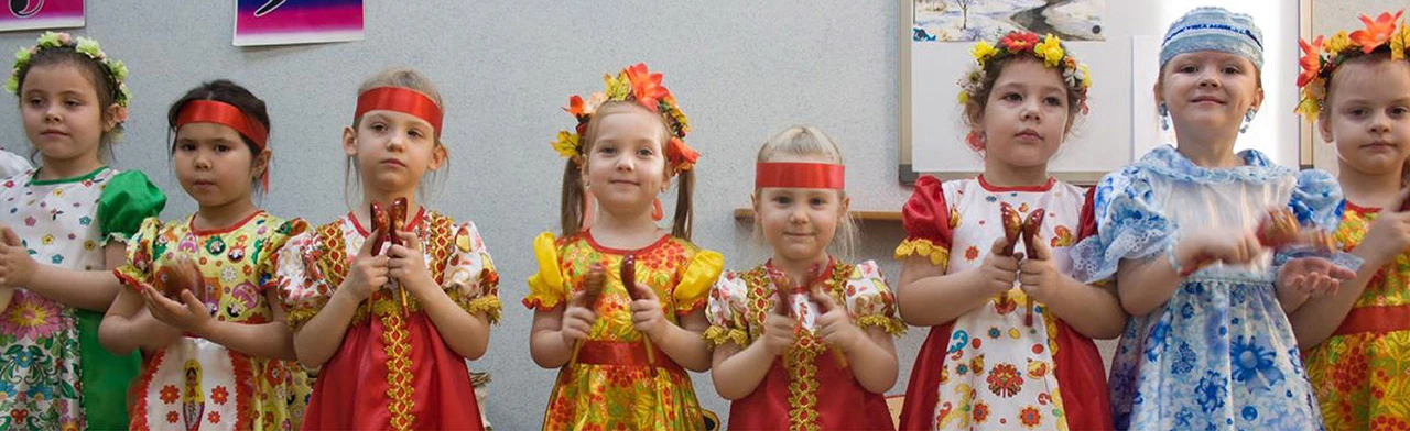 Постер Кружок Музыкальная карусель (индивидуальное занятие на фортепиано 2 раза в неделю) детского центра Школа Радость в Хабаровске