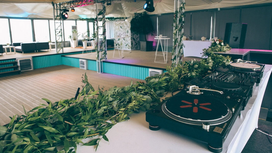 Постер Omega Rooftop