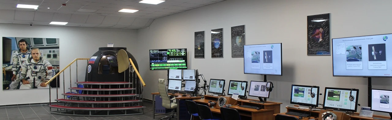 Постер Виртуальная космонавтика. Занятие в зале в Кирове