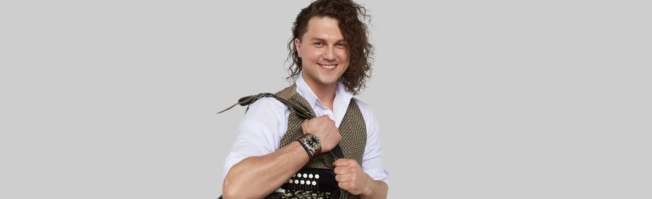 Постер Александр Бардин