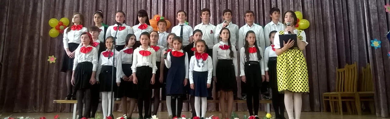 Постер Концерт "Праздник мам: школа радости и вдохновения" в Махачкале