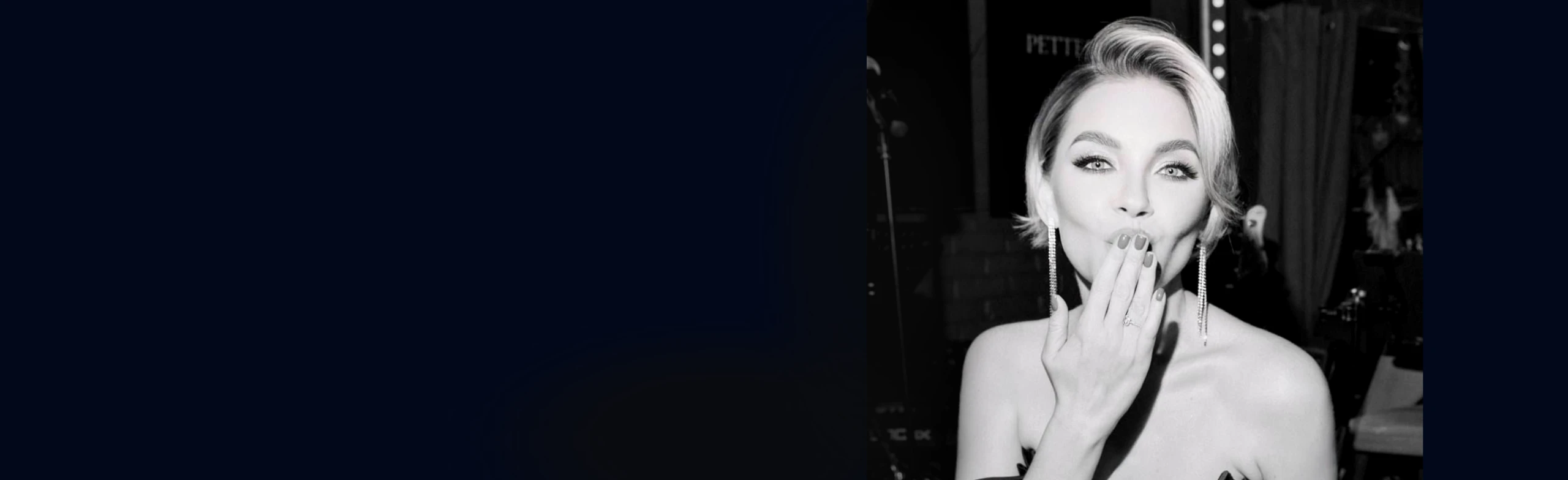 Постер Юлия Толковски