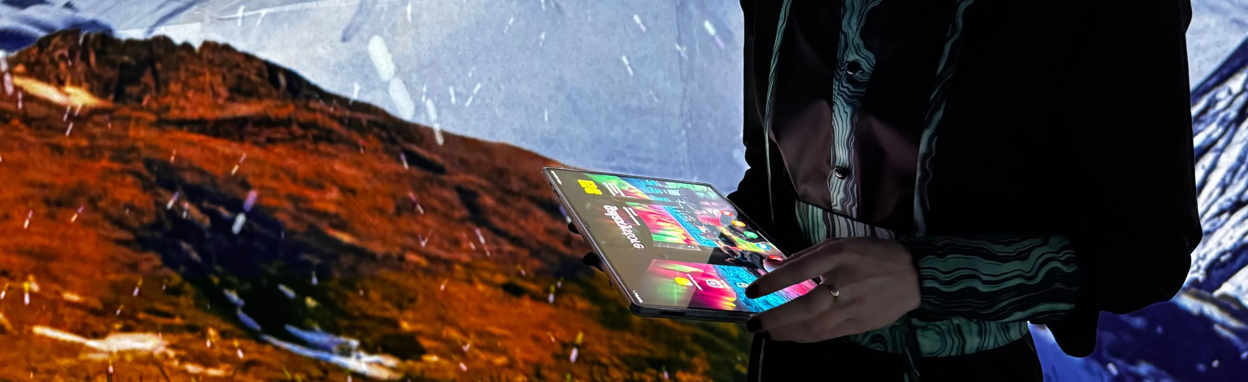 Постер Комбо: выставка + мастер-класс  «Мир ИИ: создай свой стикерпак» в Москве