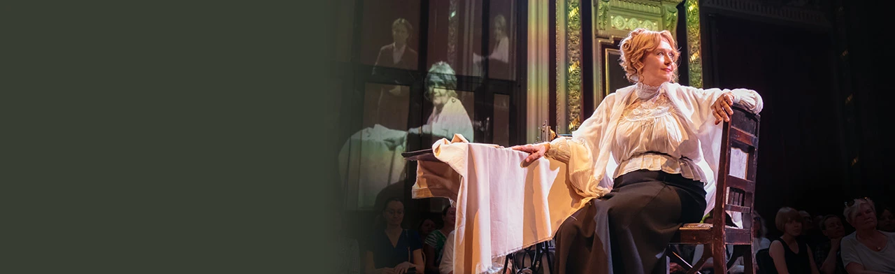 Постер Толстого нет в Москве