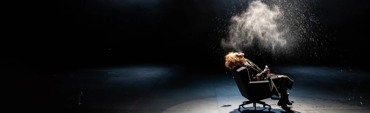 Постер Молли Суини в Москве