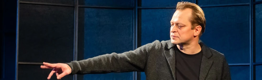 Постер Биография в Москве