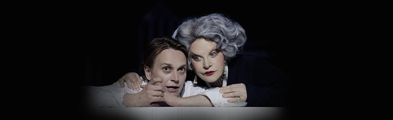 Постер Королева-мать в Москве