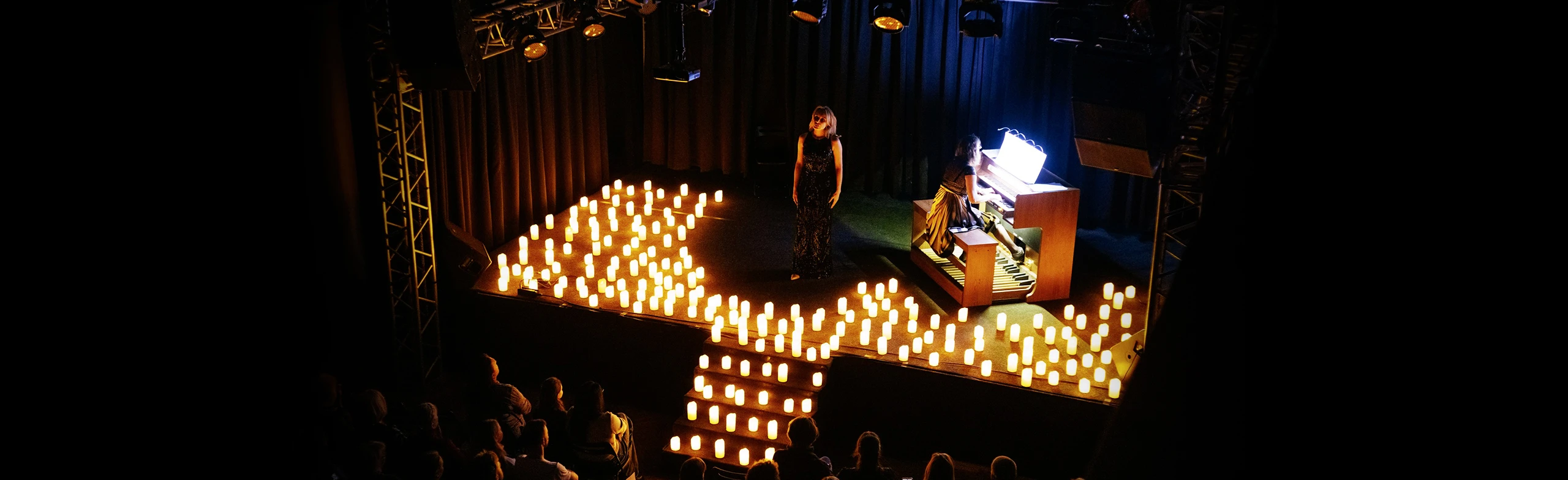 Постер Орган при свечах в Москве