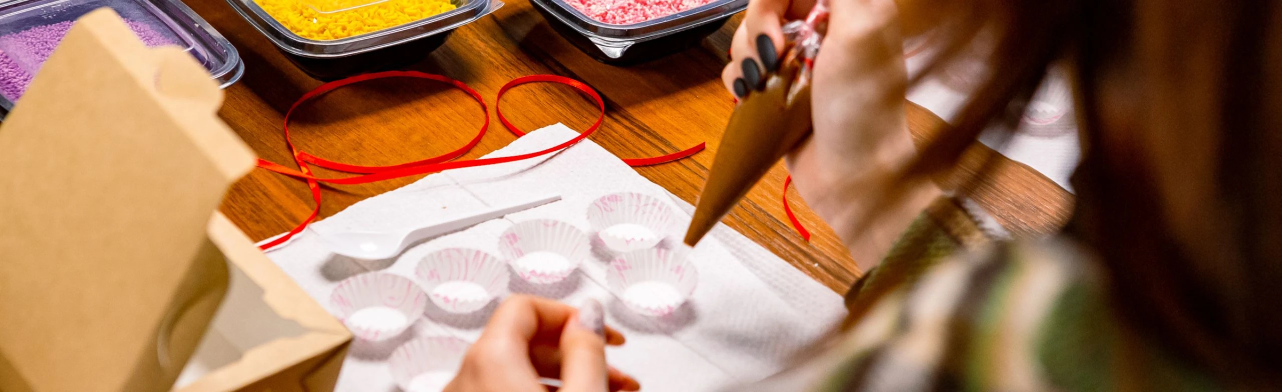 Постер Мастер-класс «Шоколадные конфеты ручной работы» (творческая экскурсия) в Москве