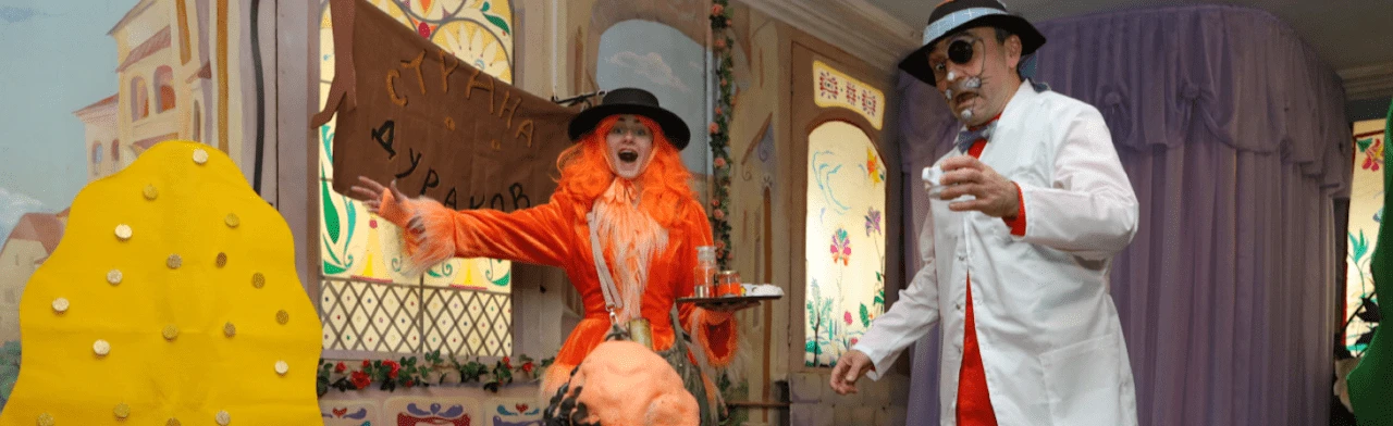 Постер Знаний много — широка дорога в Москве