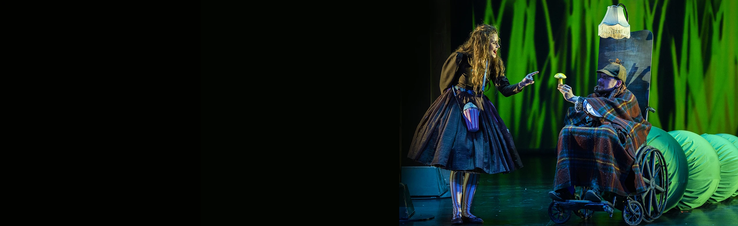 Постер Алиса в стране чудес в Москве