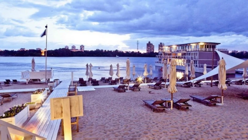 Постер площадки Royal Bar