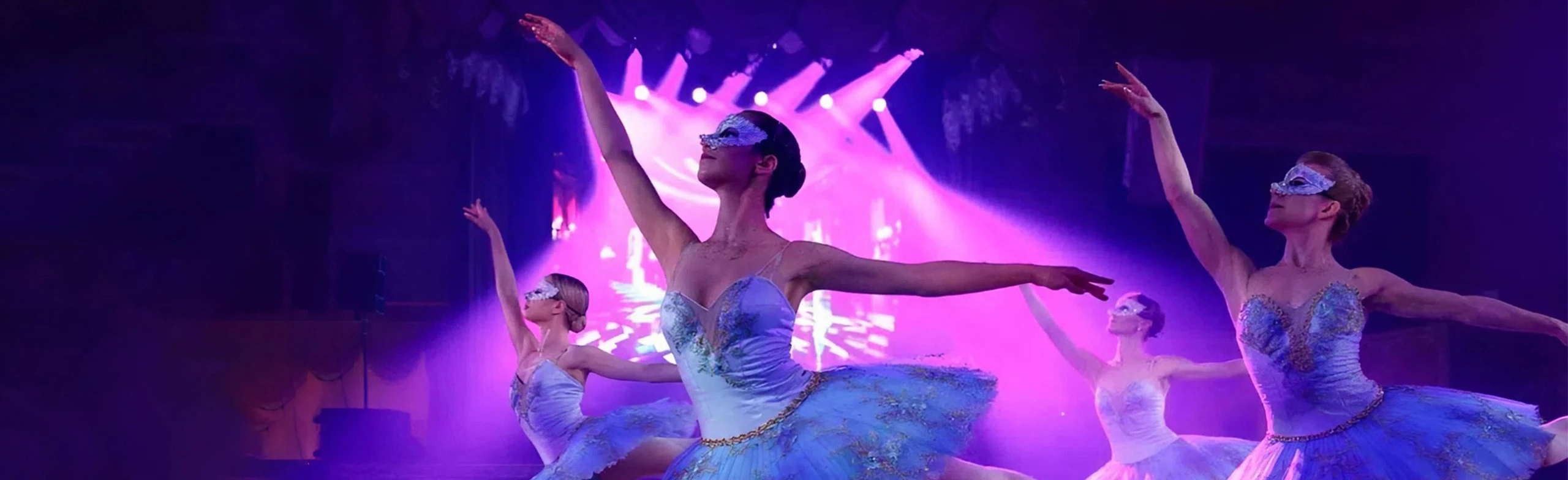 Постер Новогодняя ночь 2026 в отеле в Marriot в Москве