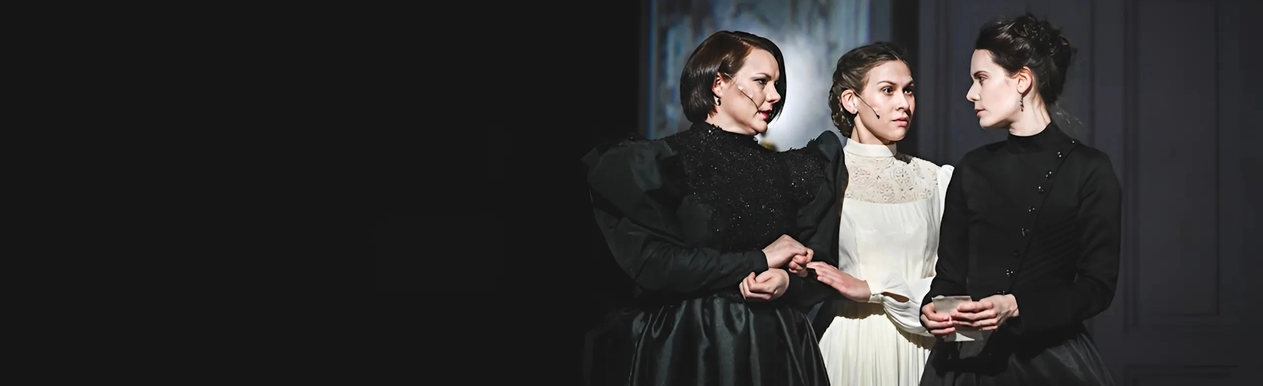 Постер Каренина в Москве