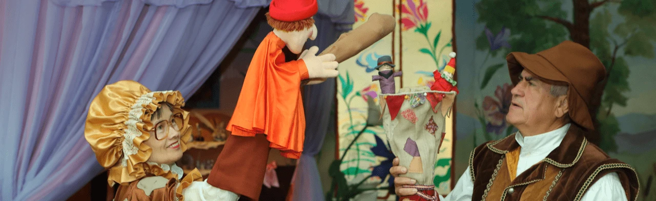 Постер Папа Карло и его куклы в Москве