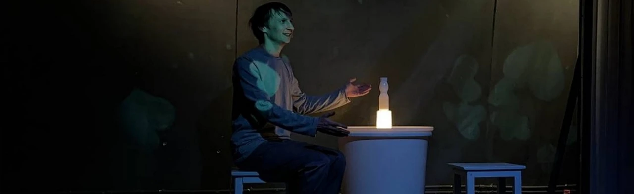 Постер Заходит андроид в бар в Москве