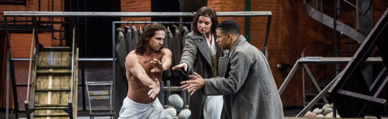 Постер Отравленная туника в Москве