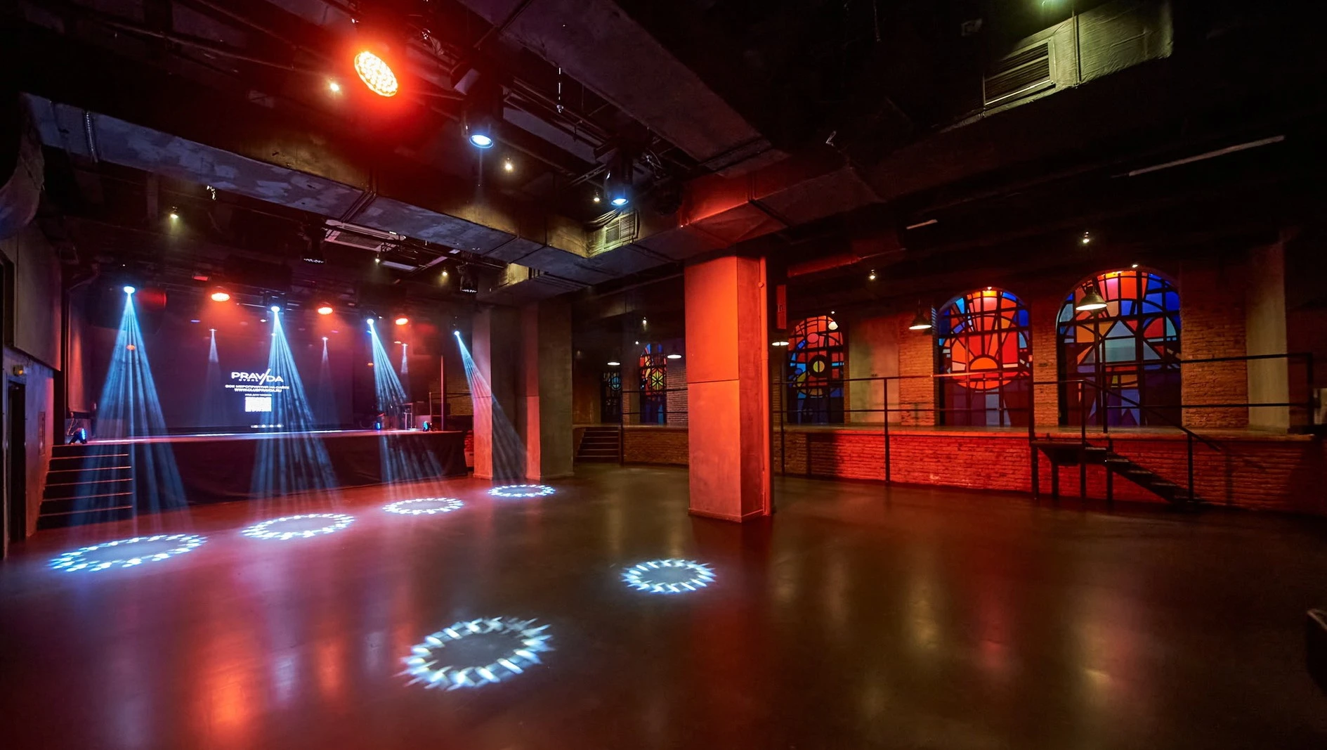 Постер Клуб Pravda