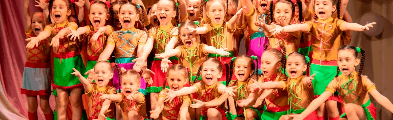 Постер Танцуй вместе с нами в Набережных Челнах