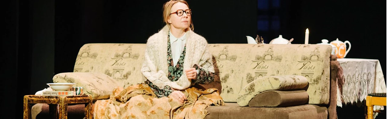 Постер Пока она умирала / Кызым кияүгә чыга в Набережных Челнах